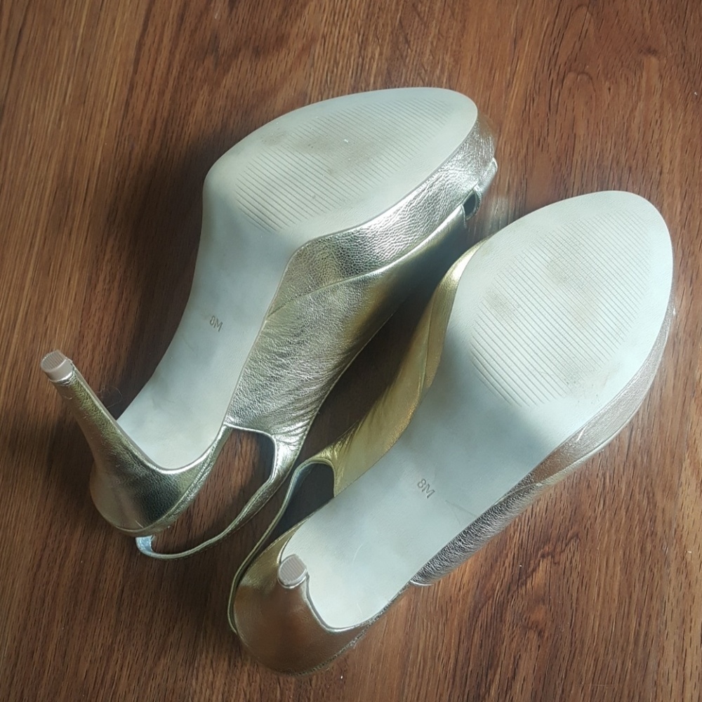 Gold Pumps - Picture 5 of 8